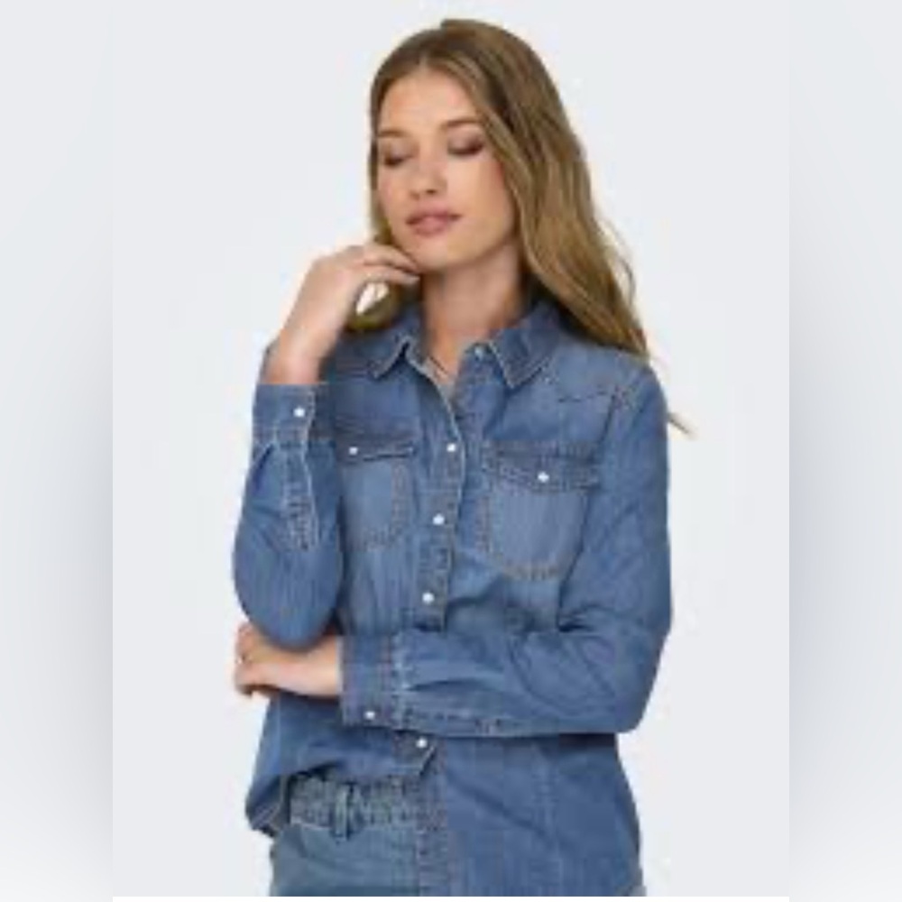 New look women’s size L long sleeve roll button up denim shirt with pearl snaps